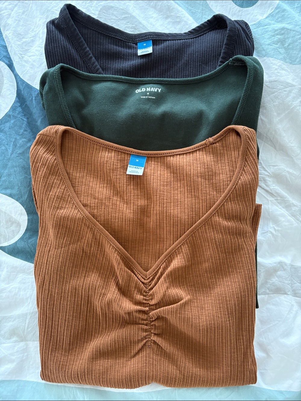 Lot of 3 Old Navy Ribbed Long Sleeved Tops - Picture 2 of 7